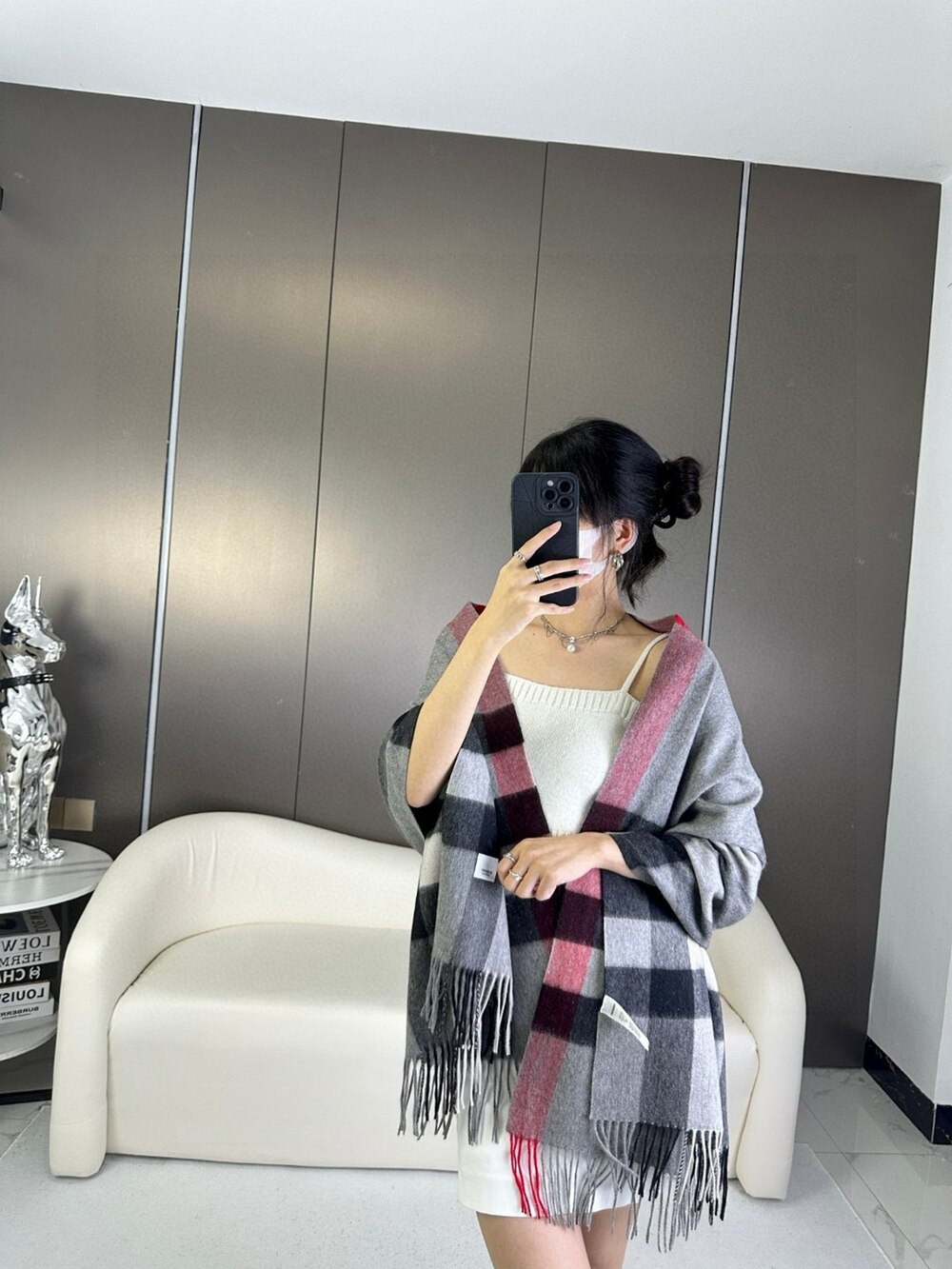 Burberry Shawl - Picture 2 of 7